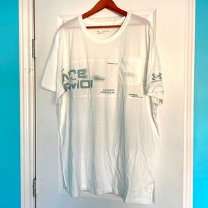 Mens Under Armour 3Xl white pocket front T-shirt